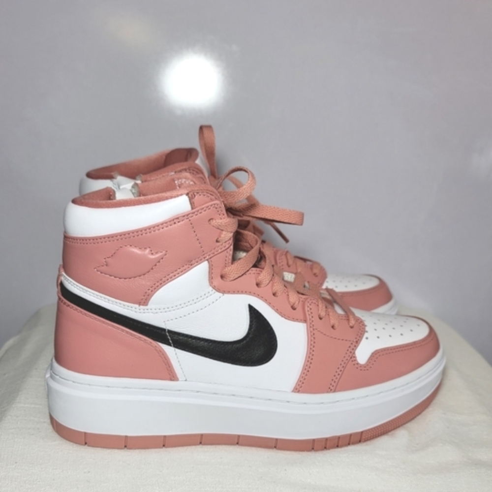 Nike Womens Size 10 Jordan Air 1 Elevate High.